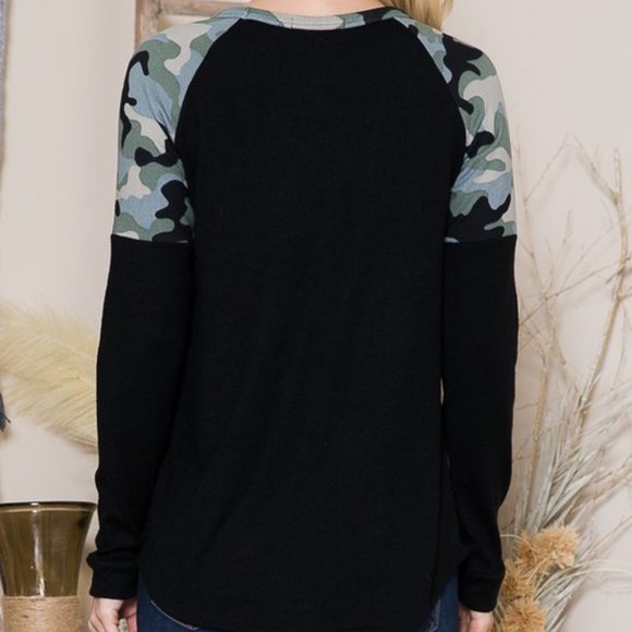 Long Sleeve Knit Top with Camo Contrast NWT - Picture 2 of 3